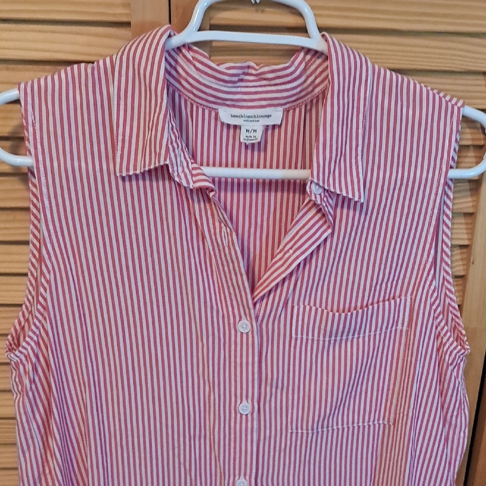 Banana Republic White and Pink Notched Collar Button Down Shirt